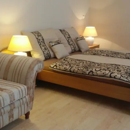 아파트 Mercedes Apartman Se 2 Loznici